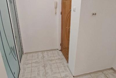 Apartament cu 2 camere semidecomandat în Independenței