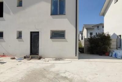 Casă cu 3 camere cu Teren 235 Mp în Central