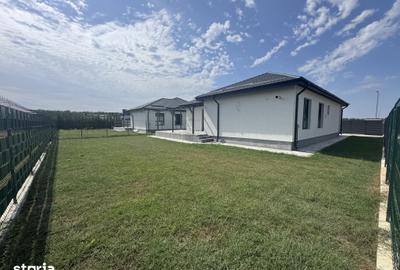 Casă cu 4 camere cu Teren 455 Mp în Tărtășești