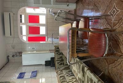 Apartament cu 3 camere semidecomandat în Est