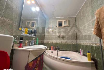 Apartament cu 4 camere decomandat în Central
