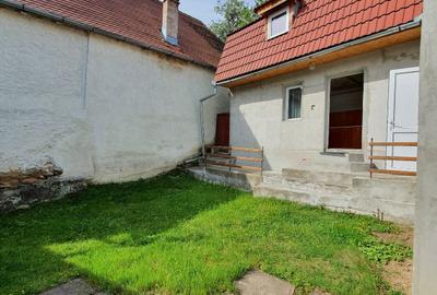Casă cu 4 camere cu Teren 280 Mp în Periferie