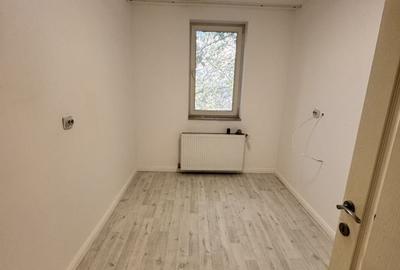 Apartament cu 2 camere semidecomandat, mobilat în Calea București