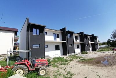Casă individuală cu 4 camere cu Canalizare în 1 Decembrie - 14