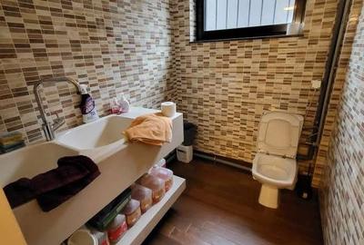 Casă individuală cu 6 camere cu Canalizare în Central - 2
