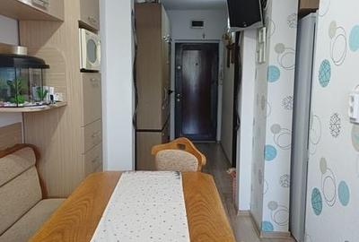 Apartament cu 2 camere decomandat în Petros - 2