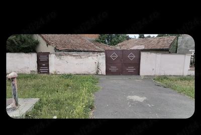 Casă cu 2 camere cu Teren 540 Mp în Central