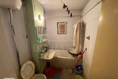 Apartament cu 2 camere semidecomandat în Rovine