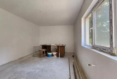 Apartament cu 2 camere decomandat în Petros - 3