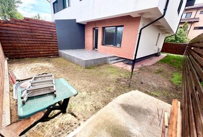 Duplex cu 5 camere cu Canalizare în Sud - 1