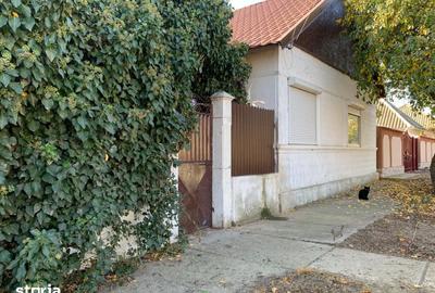 Casă cu 4 camere cu Teren 2000 Mp în Jurilovca - 2