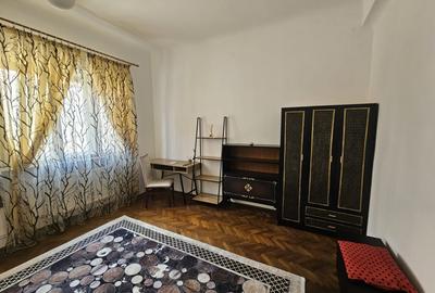 Apartament cu 3 camere semidecomandat, mobilat în Central - 4