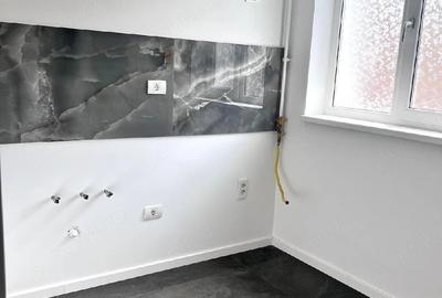 Apartament cu 3 camere decomandat în Exterior Vest