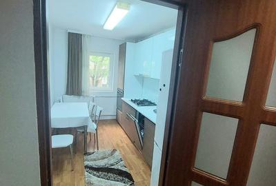 Apartament cu 3 camere decomandat în Decebal - 12