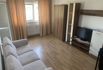 Apartament cu 2 camere decomandat în Păcii