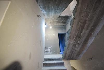 Casă cu 8 camere cu Canalizare în Romanești - 11