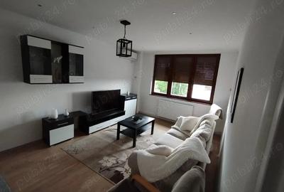 Apartament cu 3 camere semidecomandat în Central - 1