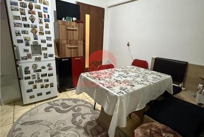 Apartament cu 2 camere decomandat în CET