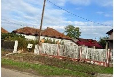 Casă cu 3 camere în Scurtești