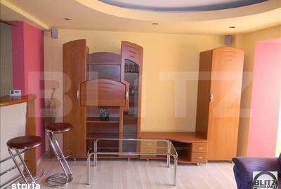 Apartament cu 3 camere semidecomandat în Plopilor