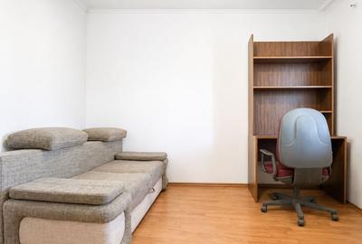Apartament cu 3 camere decomandat, mobilat în Lipovei