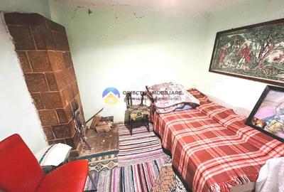 Casă cu 3 camere cu Teren 1419 Mp în Central