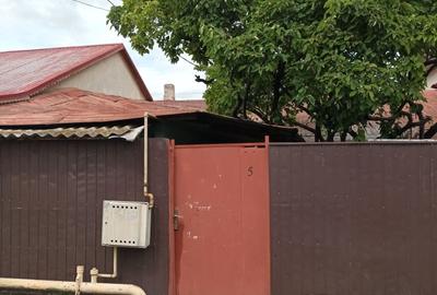 Casă cu 3 camere în Vitan
