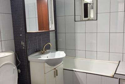 Apartament cu 2 camere decomandat în Sărari