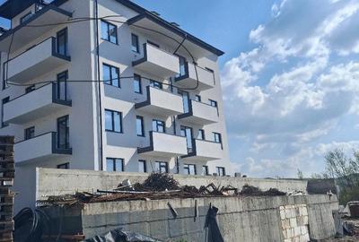 Apartament cu 3 camere decomandat în Central - 1