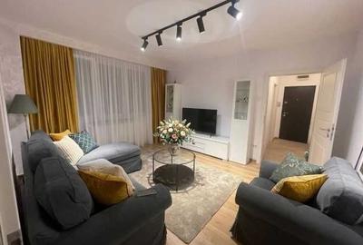 Apartament cu 3 camere decomandat în Victoriei