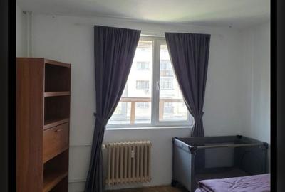 Apartament cu 2 camere semidecomandat în Berceni