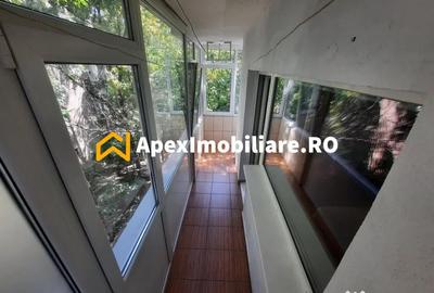 Garsonieră decomandată în Central