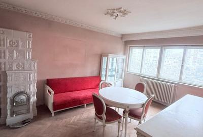 Apartament cu 3 camere în Central