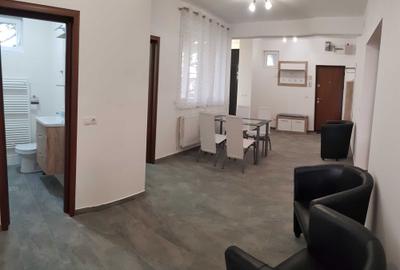 Apartament cu 4 camere decomandat în Exterior Vest