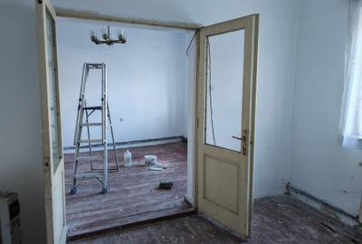 Casă individuală cu 5 camere cu Canalizare în Florilor - 2