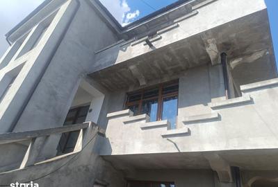 Casă cu 10 camere cu Teren 970 Mp în Calea București - 18