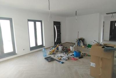 Casă cu 4 camere în Acmariu - 8