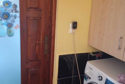 Apartament cu 3 camere semidecomandat în Rogerius