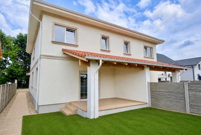 Duplex cu 4 camere cu Canalizare în Moșnița Nouă - 1