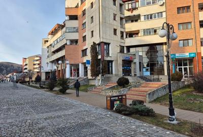 Spațiu comercial, de 69 mp, în Central - 1
