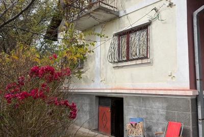 Casă cu 4 camere cu Teren 2620 Mp în Valea lui Enache