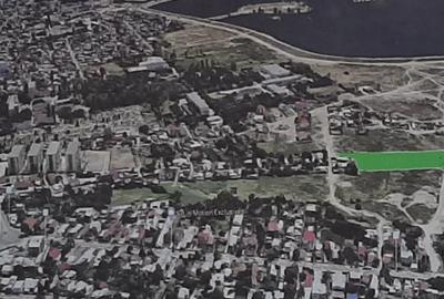 Teren de 5000 mp, în Roșu - 1