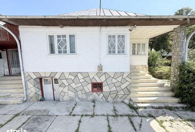 Casă cu 5 camere cu Teren 1500 Mp în Valea Doftanei