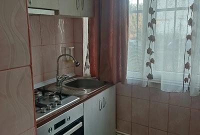 Apartament cu 2 camere decomandat în Micro 39