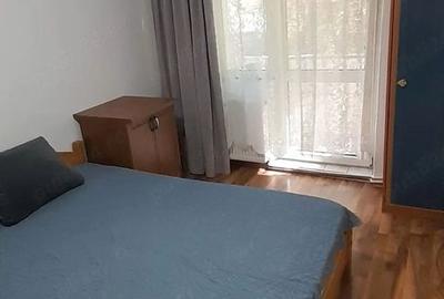 Apartament cu 3 camere decomandat, mobilat în Soarelui