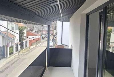 Casă cu 4 camere cu Teren 174 Mp în Tineretului