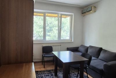 Garsonieră nedecomandată, mobilată în CET