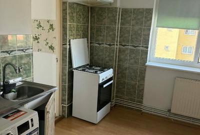 Apartament cu 2 camere decomandat în Triaj