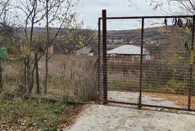 Teren de 1100 mp, în Chițoc