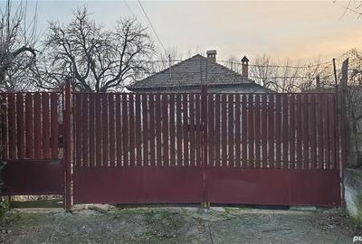 Casă cu 3 camere cu Teren 3077 Mp în Bogdănești (Oteșani) - 1